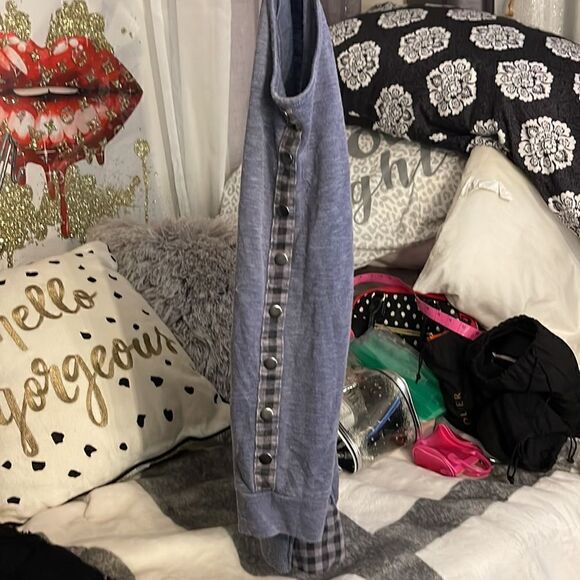 Maurices 2xl plus size cold shoulder blue pullover sweatshirt plaid stripedetail - Picture 2 of 11